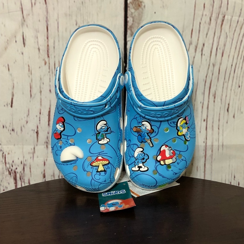 CROCS x Smurfs classic Blue Clogs J6 Women’s 8